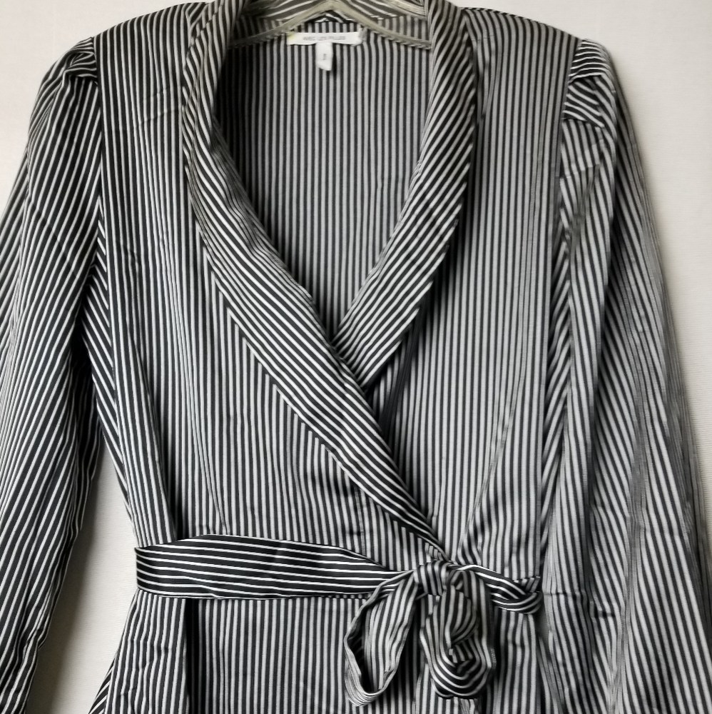 New Avec Les Filles Black Striped Wrap Dress Satin A-line Long Sleeve Sz Small - Picture 9 of 15